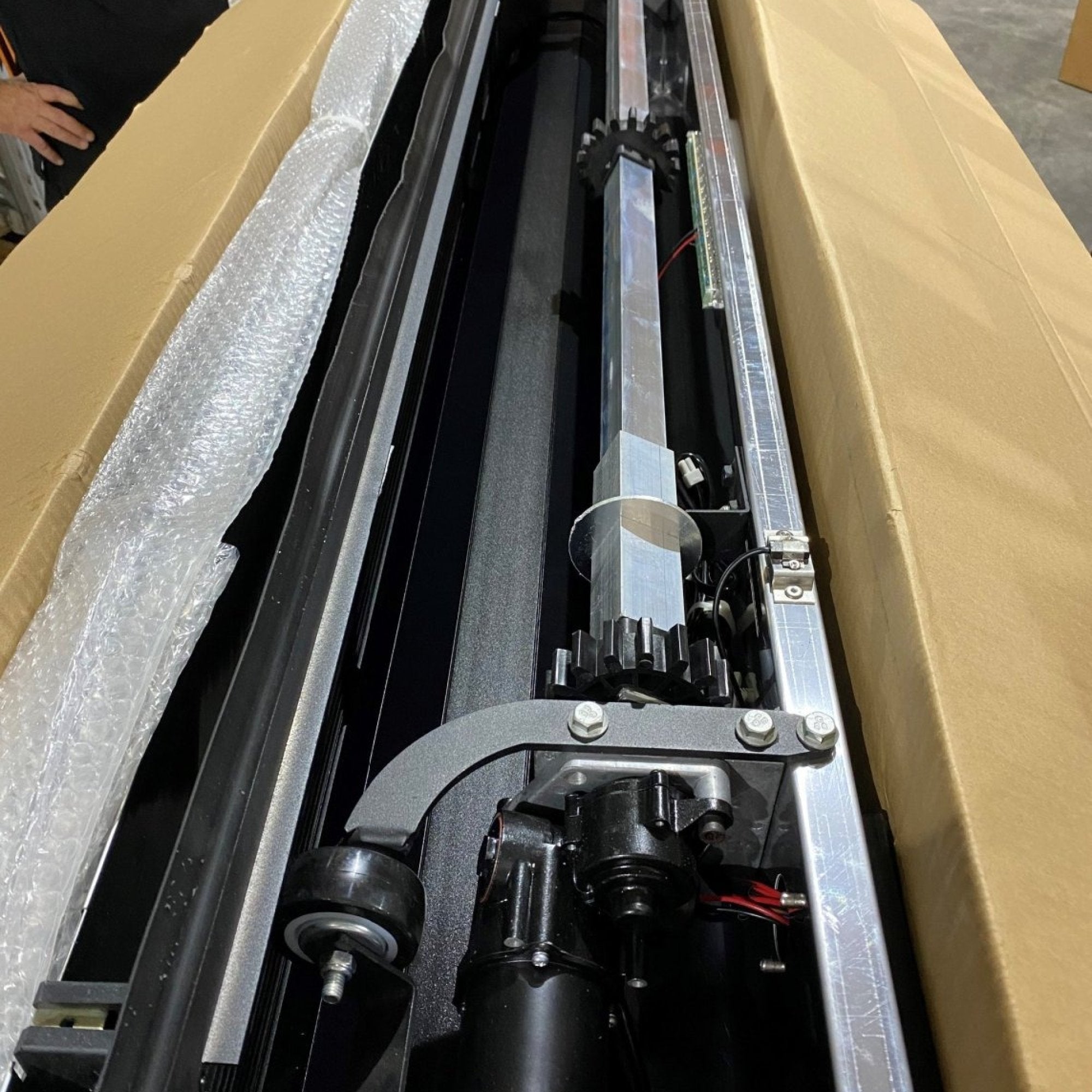 Heavy Duty Electric Roll Cover suits Ram 1500 DT (2019-2024), 1500 DS (2013-2024) by AMTRUX