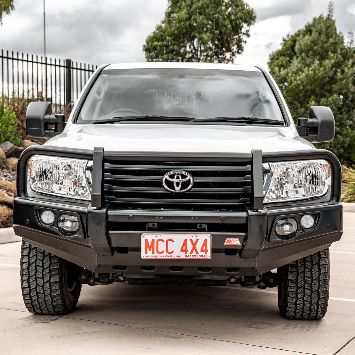 Land Cruiser 200 series prefacelift 2007-2015 707-02 Falcon Bull Bar Black A-Frame Package (No Foglight) - SKU MCC-01008-702UP