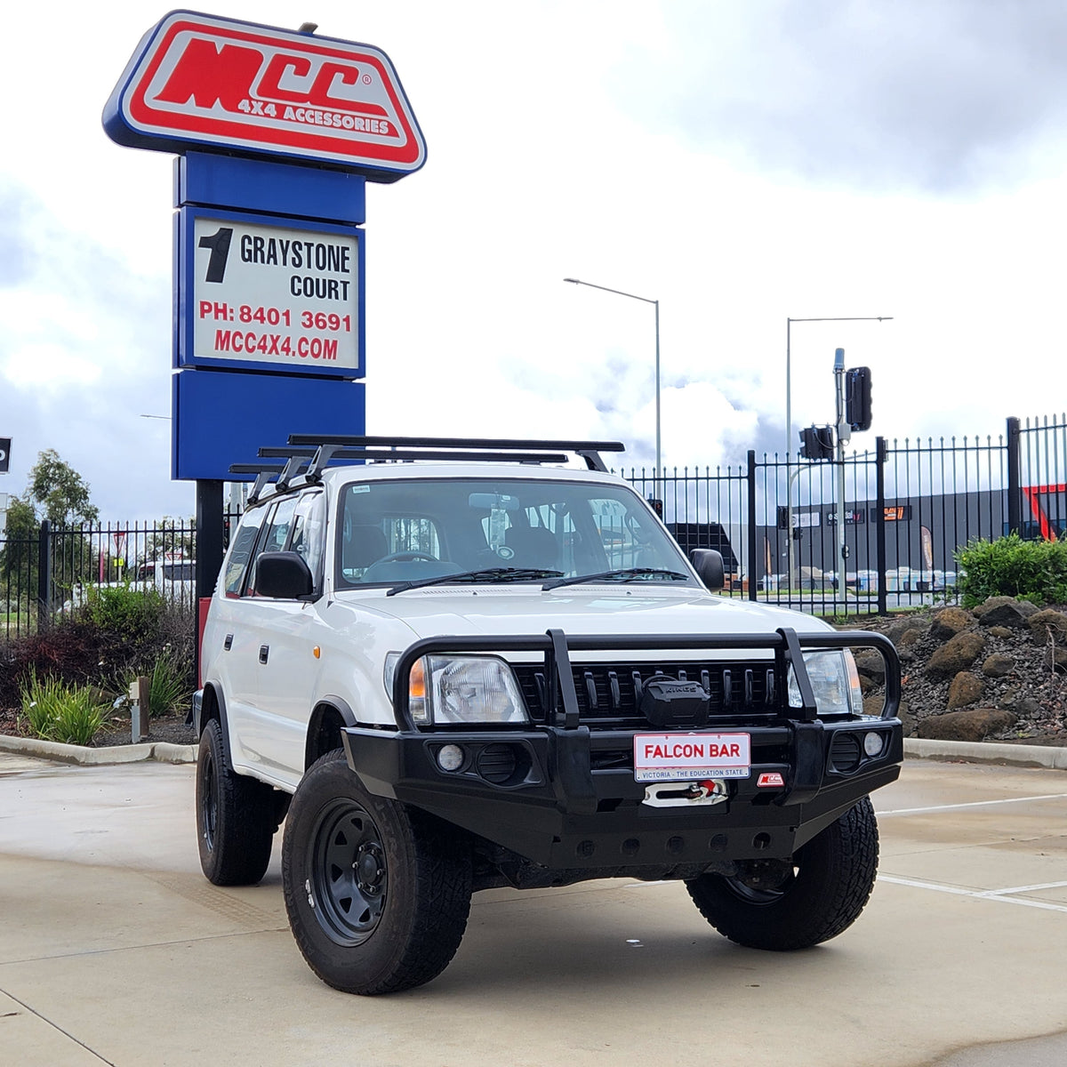 Prado 90 1996-2002 707-02 Falcon Bull Bar Black A-Frame Package (No Foglight) - SKU MCC-01009-702UP