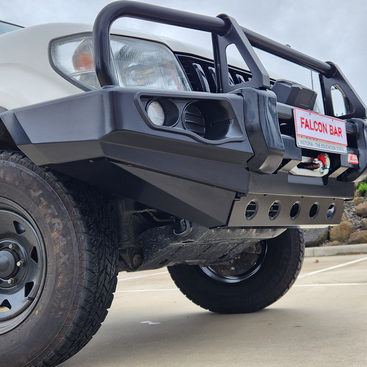 Prado 90 1996-2002 707-02 Falcon Bull Bar Black A-Frame Package (No Foglight) - SKU MCC-01009-702UP