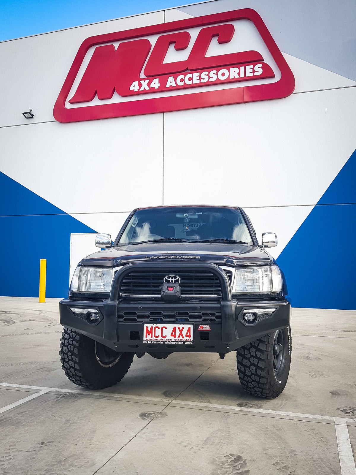 Land Cruiser 100 series 1998-2007 808-01 Phoenix Bull Bar Single Stainless Loop Package - SKU MCC-01007-801SSL