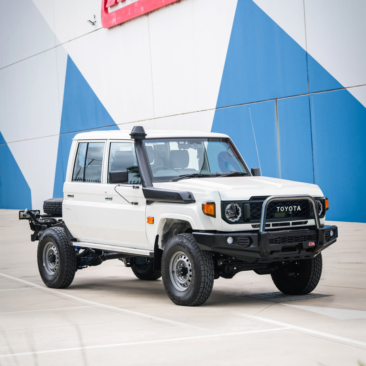 Land Cruiser 70 Series Single Cab 2024-On 707-01 Falcon Bull Bar Single Stainless Loop Package (No Foglight)