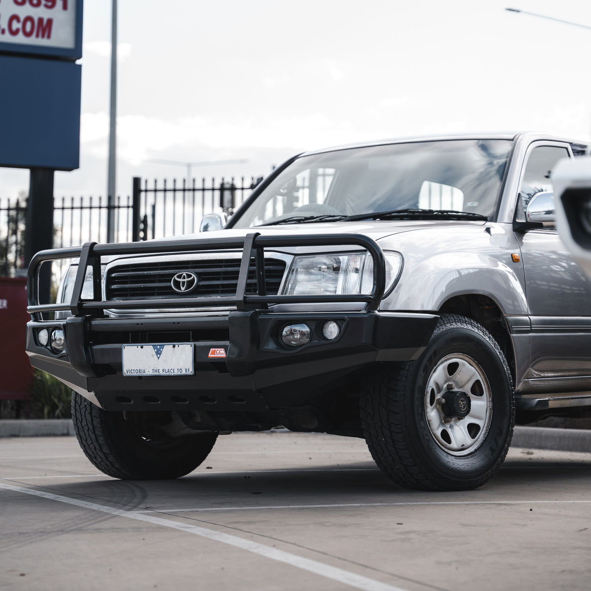 Land Cruiser 100 series 1998-2007 707-02 Falcon Bull Bar Black A-Frame Package (No Foglight) - SKU MCC-01007-702UP