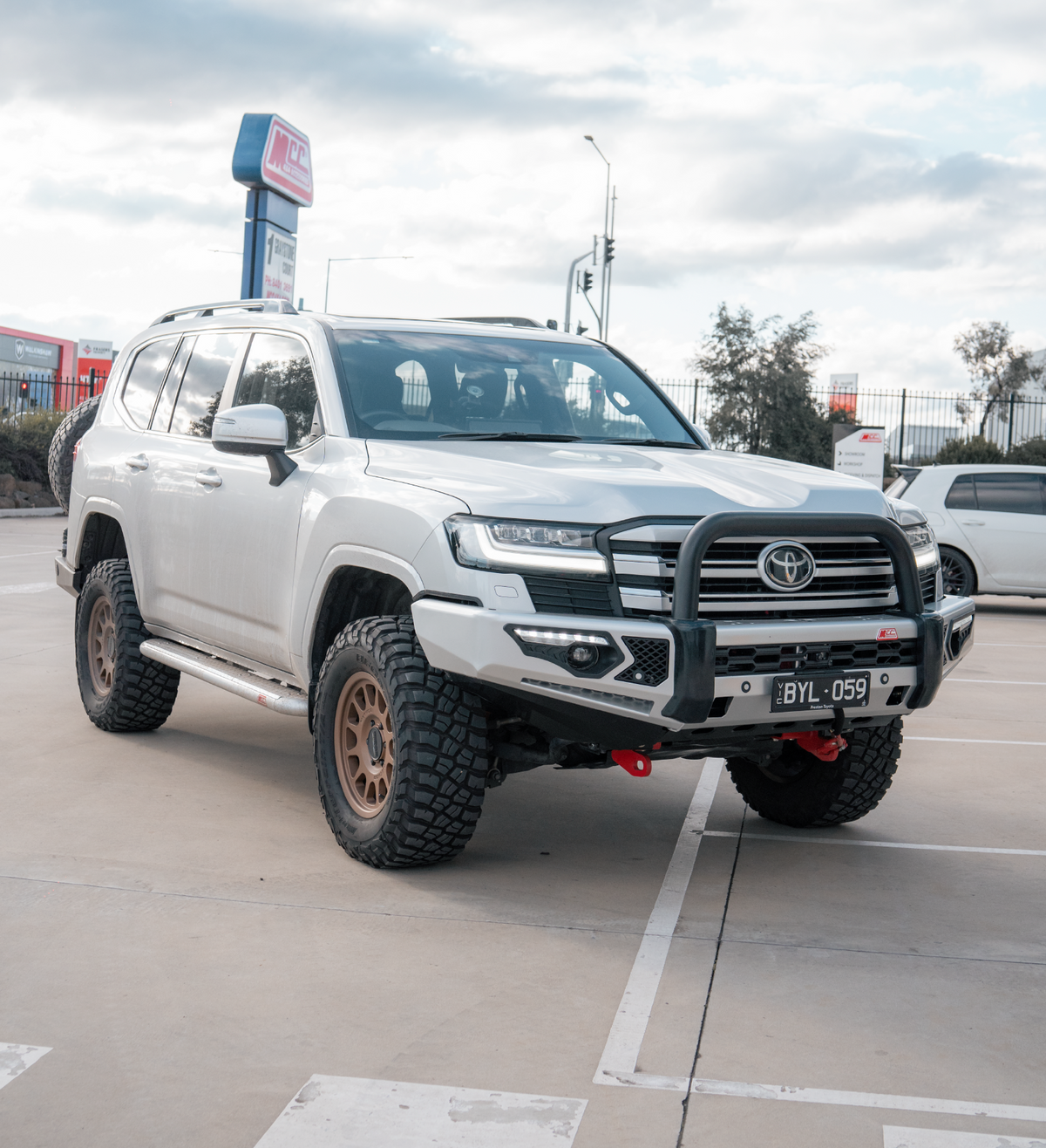 Land Cruiser 300 Series 2022-On - 808-01 Phoenix Bull Bar Single Black Loop Package - SKU MCC-01023-801SBL