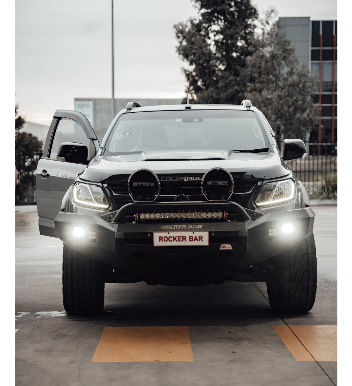 Colorado RG Colorado 7 2012-2016 078-01SQL Rocker Bull Bar Single Low Loop Package - SKU MCC-07004-7801SQL