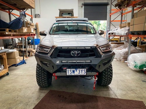 Predator_bull_bar_toyota_hilux_6__55481.1616029147.jpg