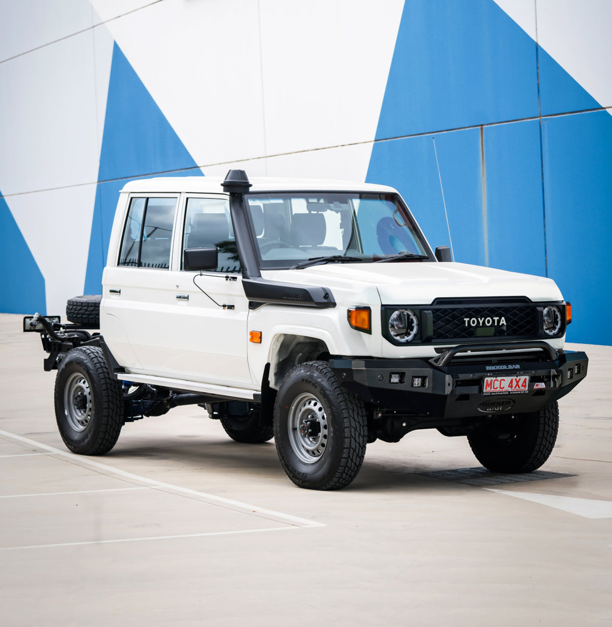 Land Cruiser 70s Series 2024-On - 078-01SQL Rocker Bull Bar Single Low Loop Package - SKU MCC-01024-7801SQL