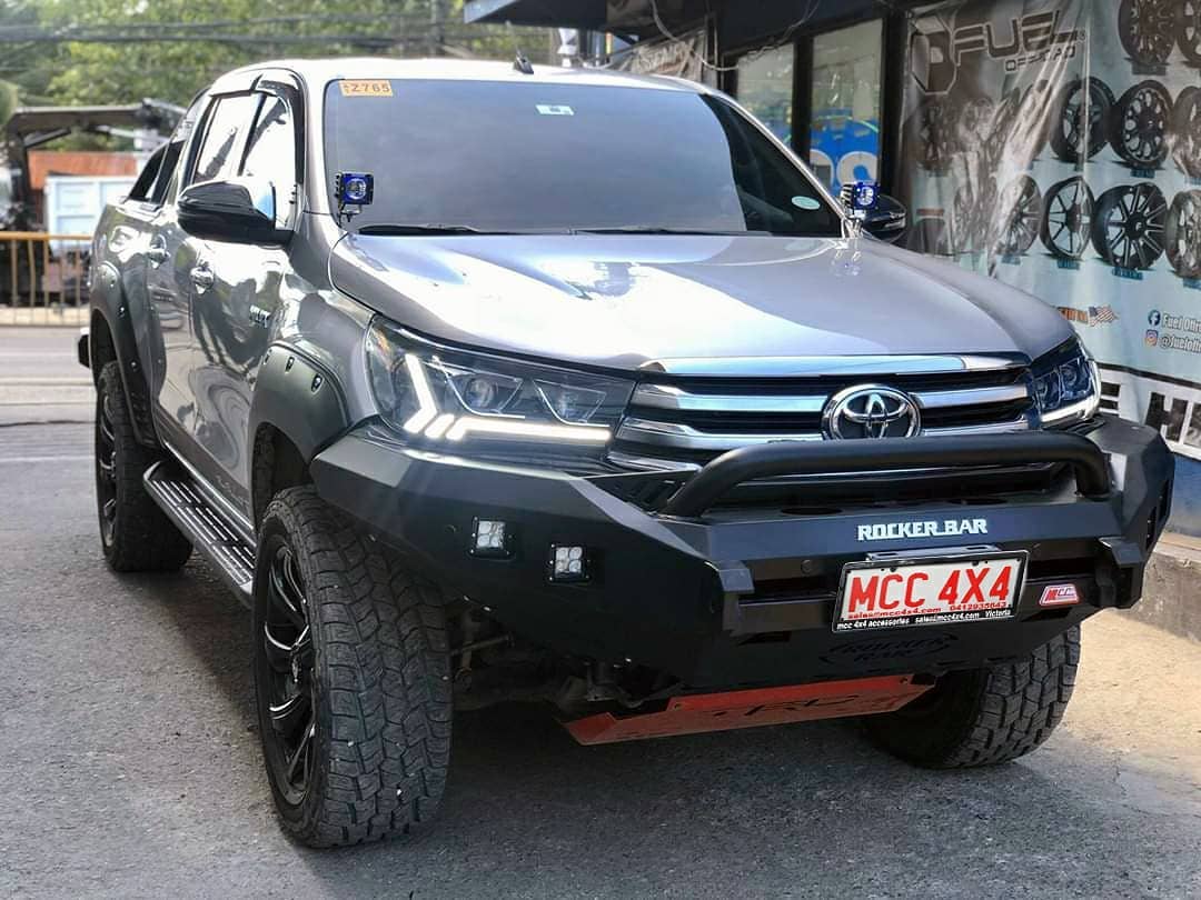 Hilux N80 2016-2020 078-01SQL Rocker Bull Bar Single Low Loop Package - SKU MCC-01017-7801SQL
