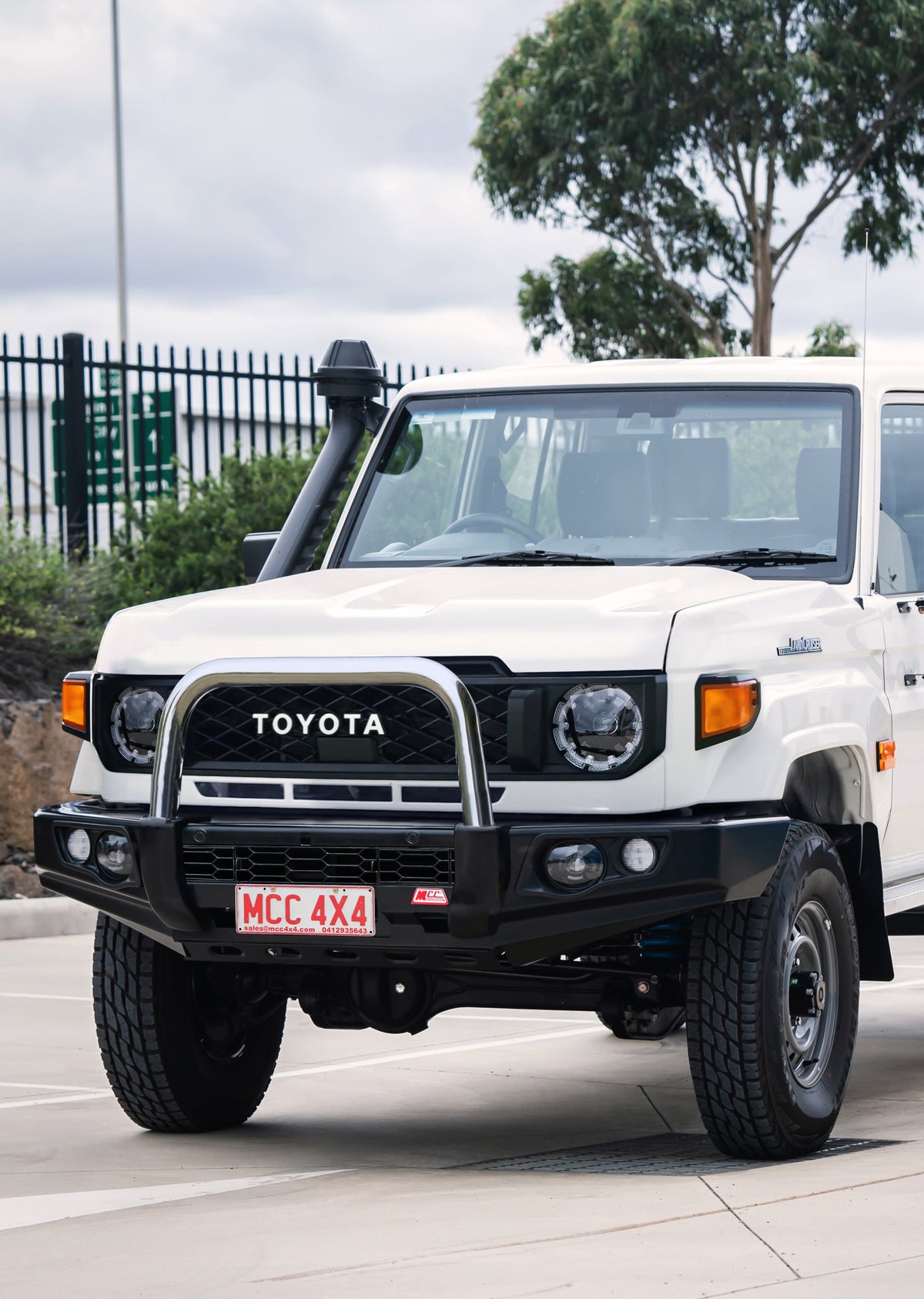 Land Cruiser 70 Series Single Cab 2024-On 707-01 Falcon Bull Bar Single Stainless Loop Package (LED Foglight)