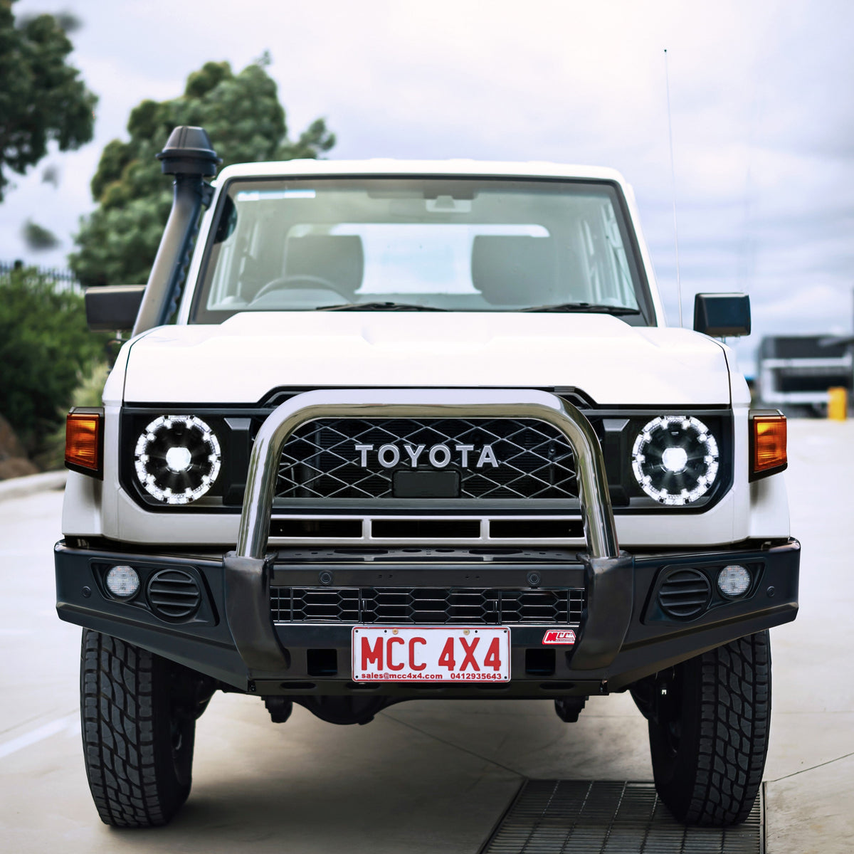 Land Cruiser 70 Series Single Cab 2024-On  707-01 Falcon Bull Bar Single Stainless Loop Package (No Foglight)