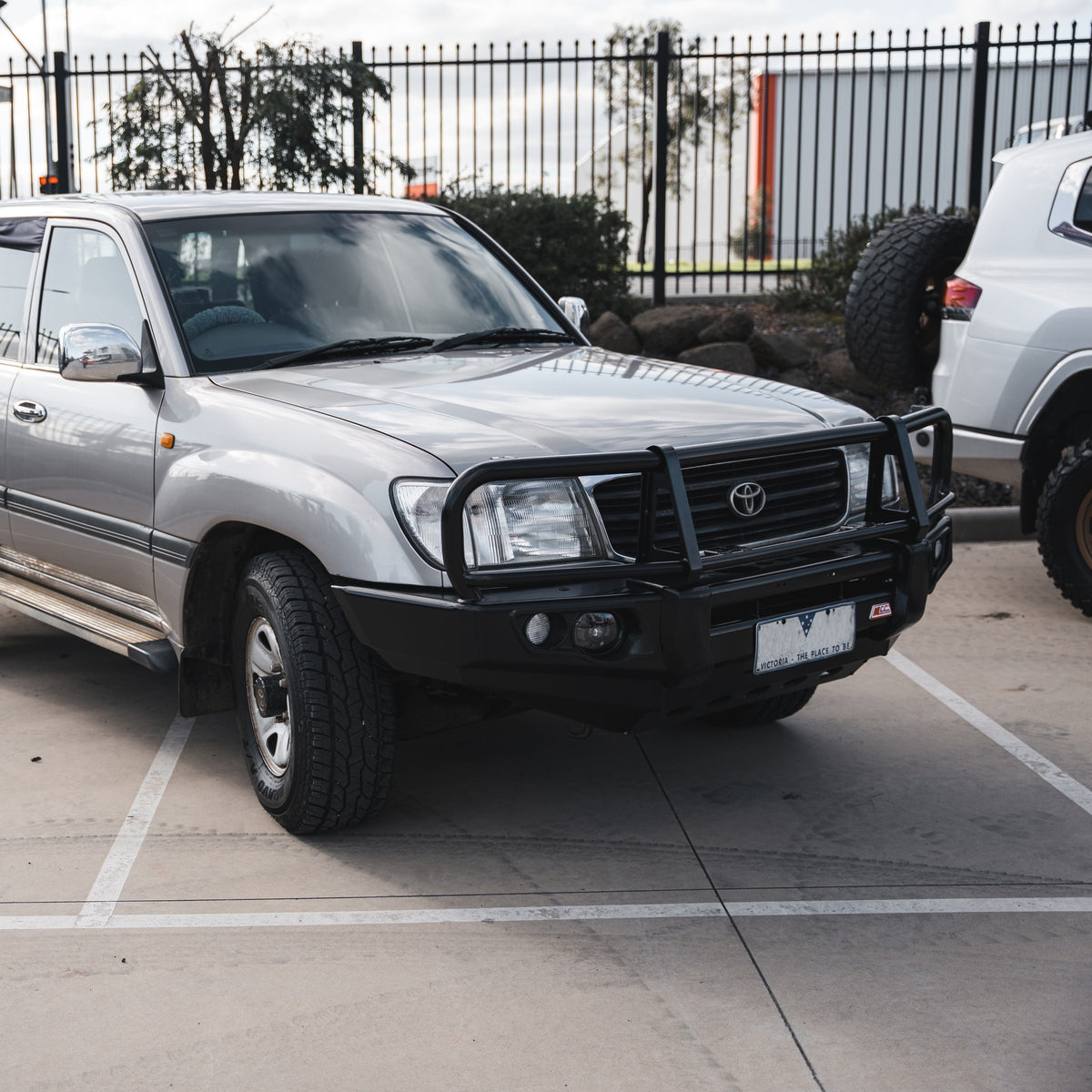 Land Cruiser 100 series 1998-2007  707-02 Falcon Bull Bar Black A-Frame Package (No Foglight) - SKU MCC-01007-702UP