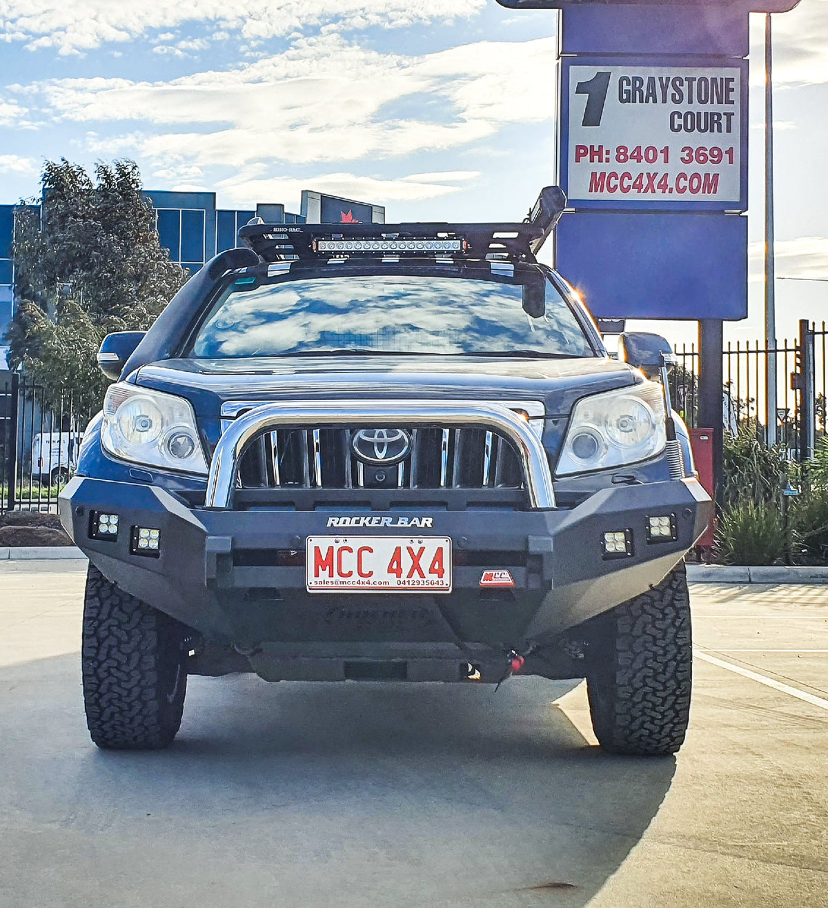 Prado 150 prefacelift 2009-2017 078-01SQSSL Rocker Bull Bar Single Stainless Loop Package - SKU MCC-01011-7801SQSSL