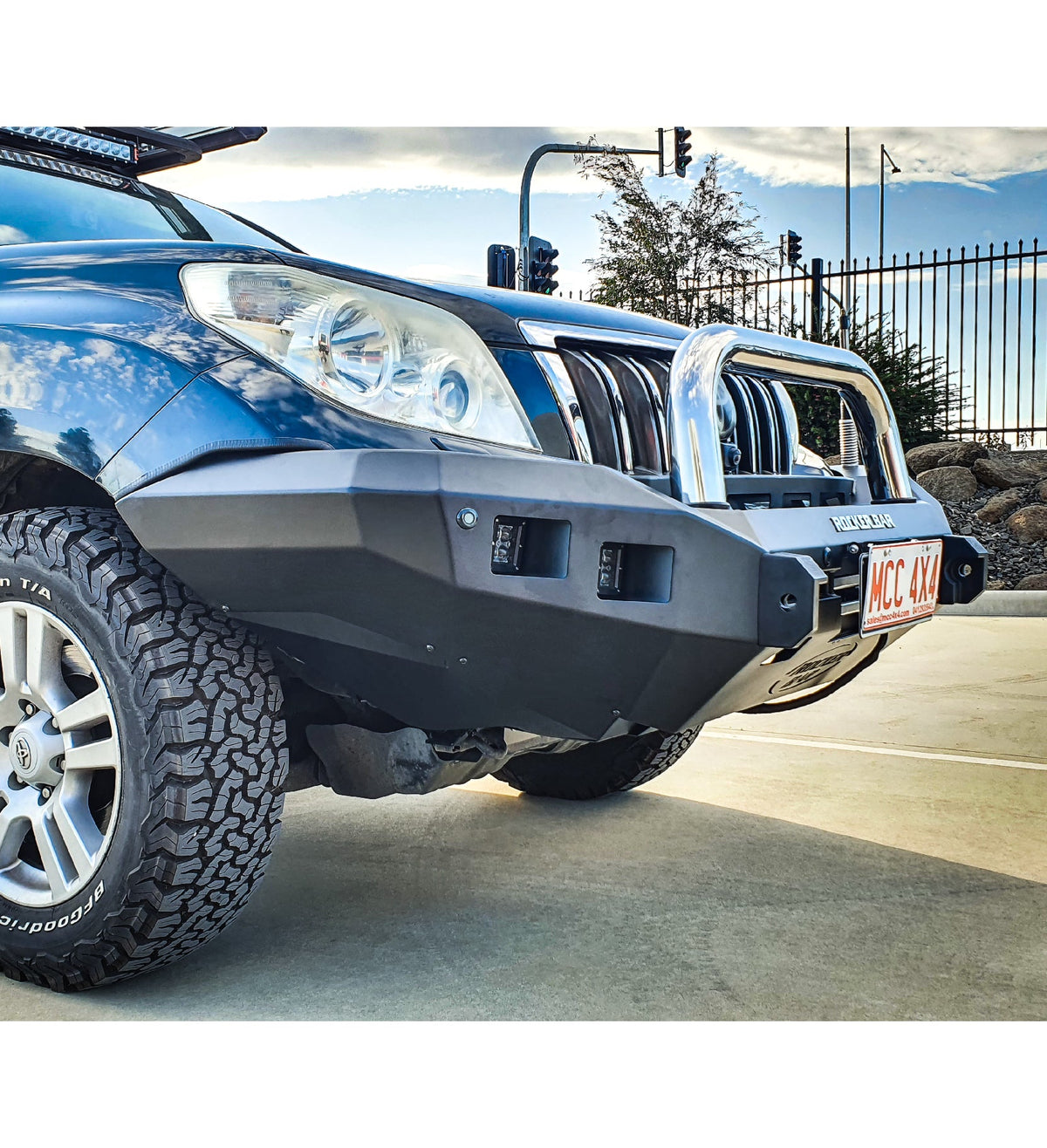Prado 150 prefacelift 2009-2017 078-01SQSSL Rocker Bull Bar Single Stainless Loop Package - SKU MCC-01011-7801SQSSL
