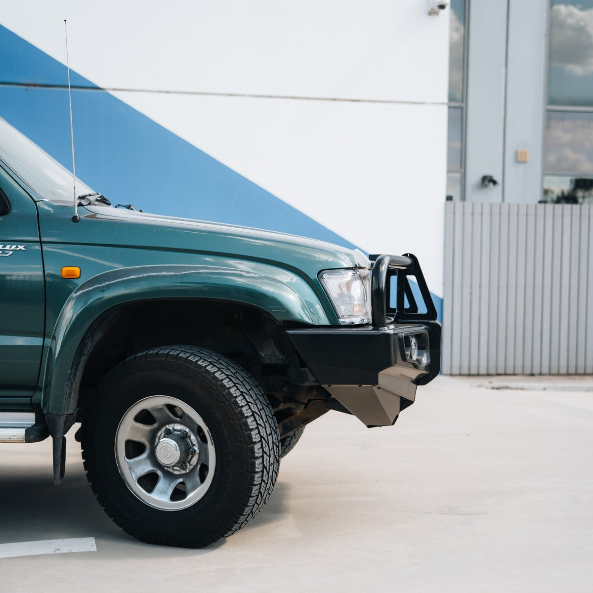Toyota Hilux 1997-2004 707-02 Falcon Bull Bar Black A-Frame Package (No Foglight) - SKU MCC-01001-702UP