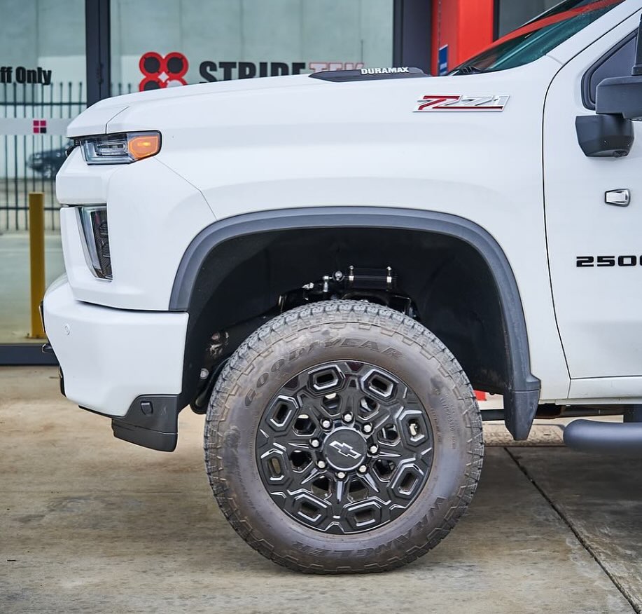 OK with Zone Offroad 3" Lift Kit for 2020+ Chev/GMC 2500