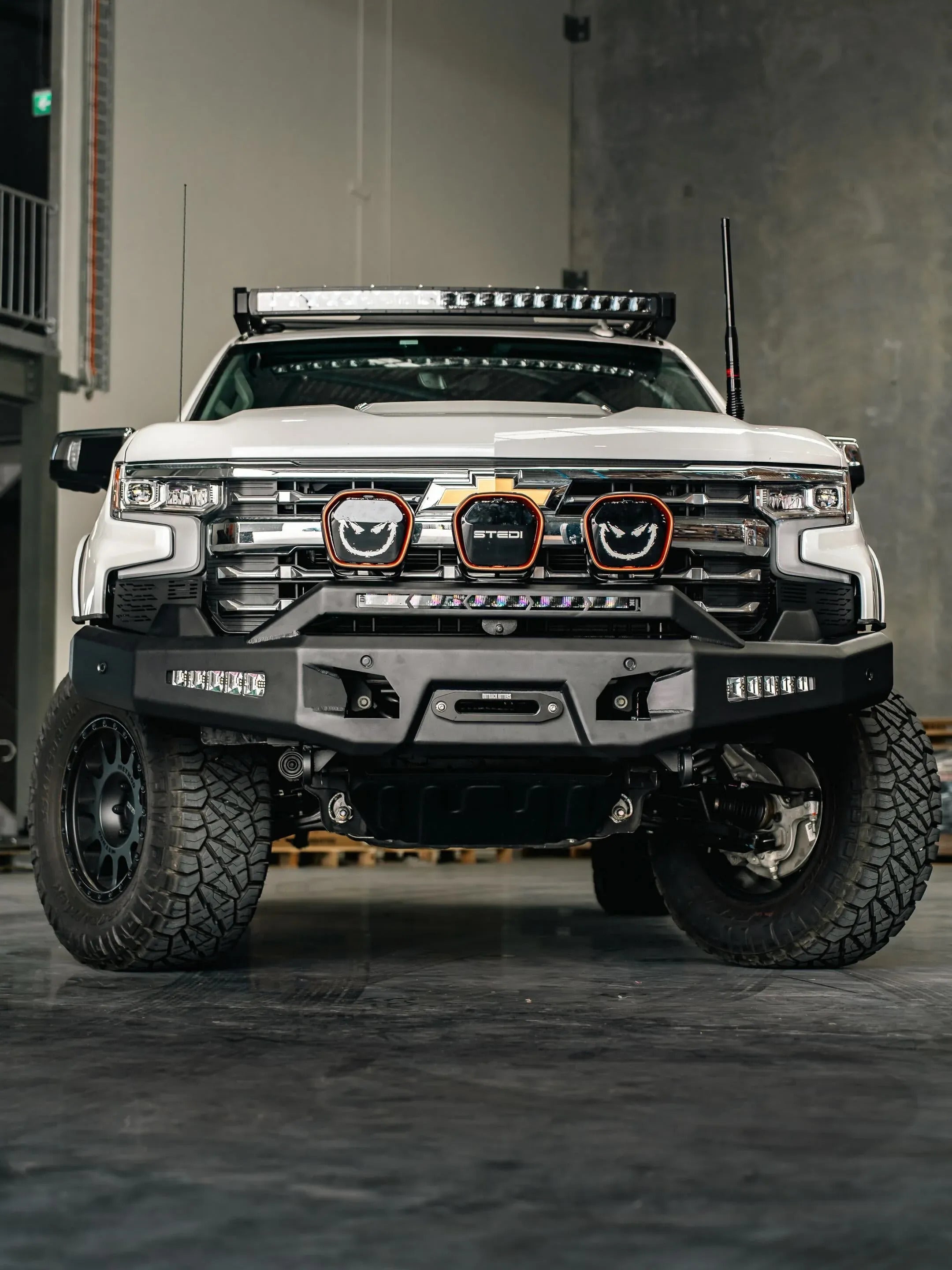 Outback Kitters Pre Runner Bar Chuck Series to suits Chev 1500 (2022+)