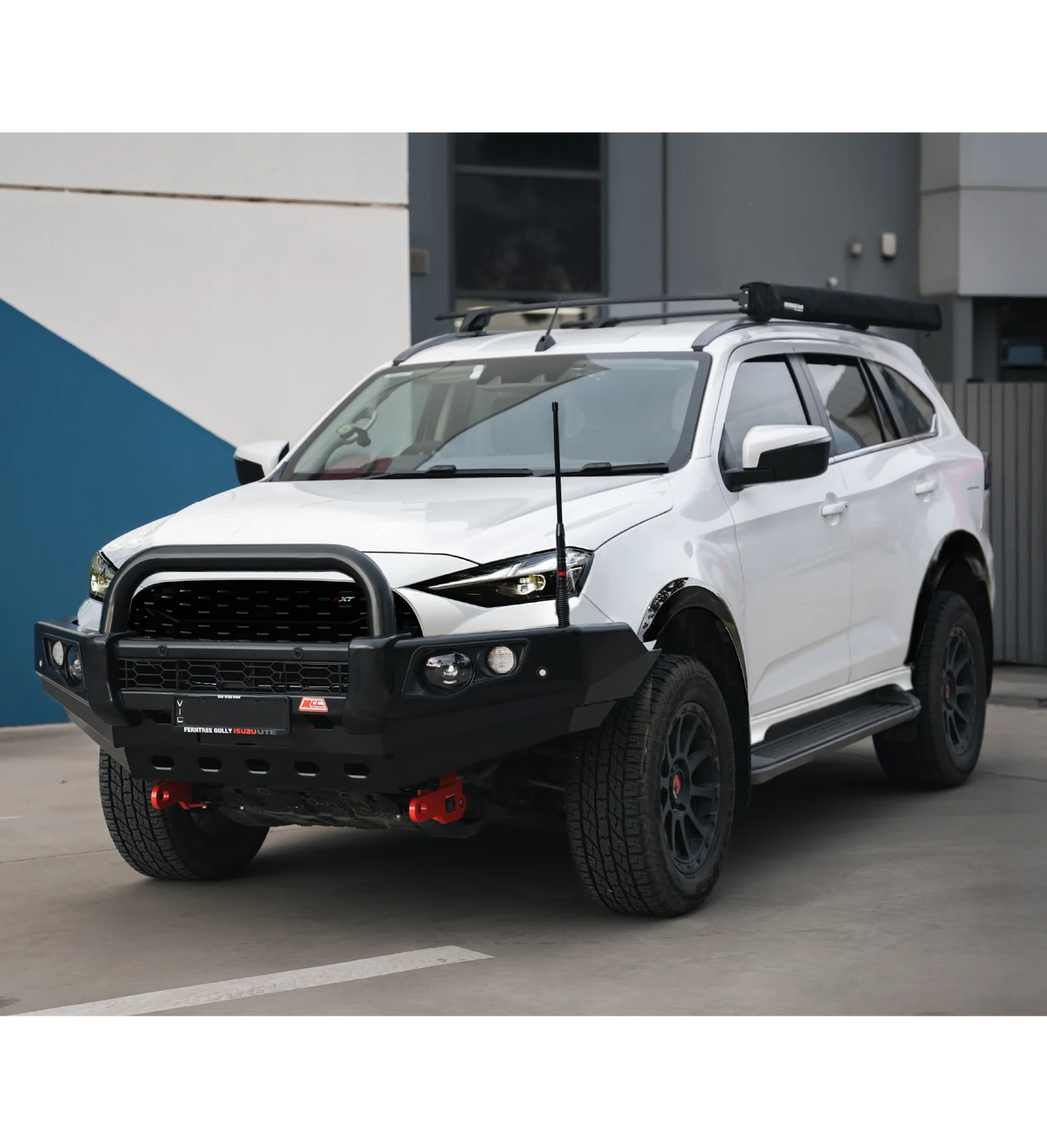 Isuzu MUX 2025-On Facelift 707-01 Falcon Bull Bar Single Black Loop Package (LED Foglight)
