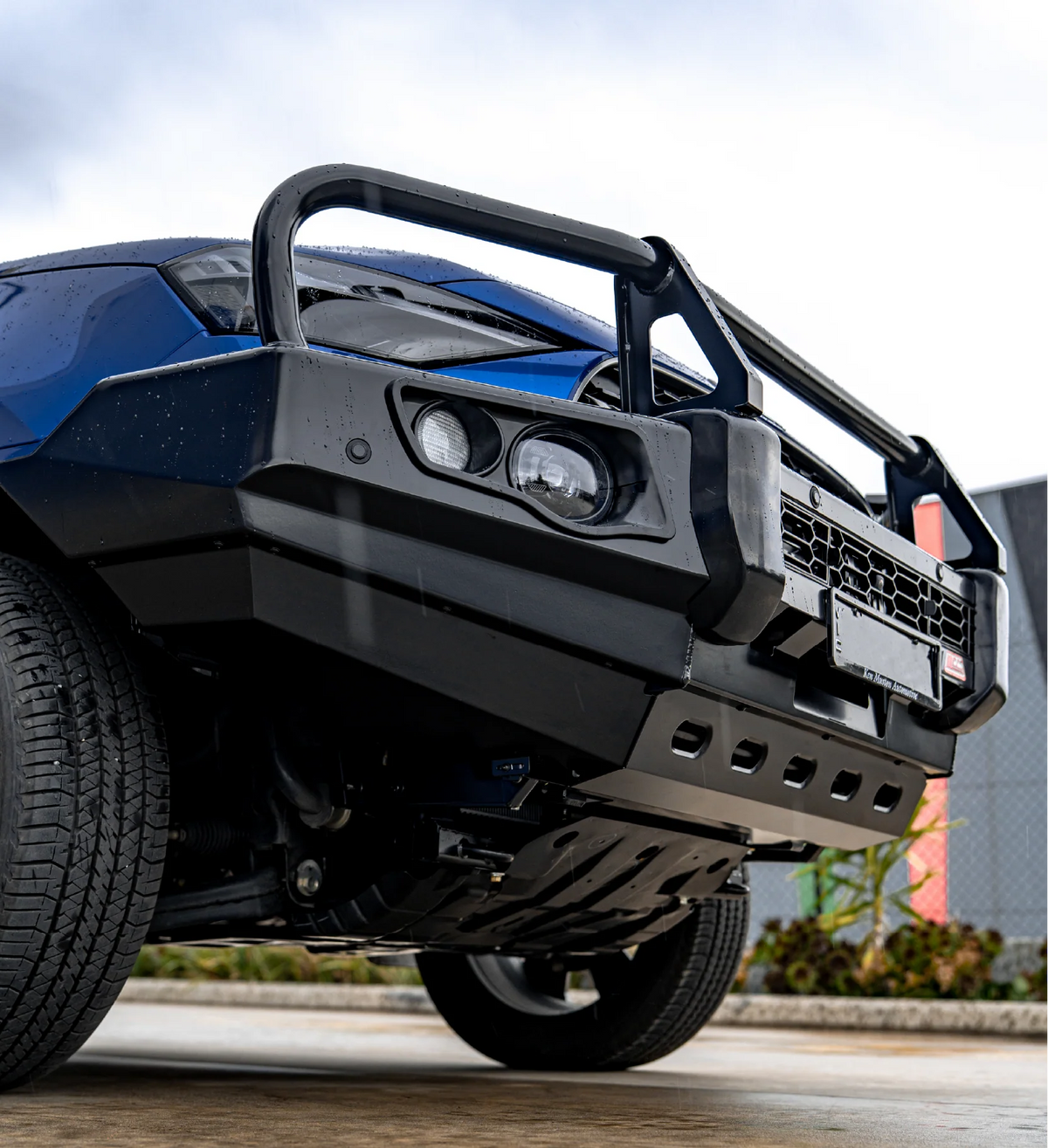 Isuzu MUX 2025-On Facelift Falcon Bull Bar Black A-Frame Package (LED Foglight)
