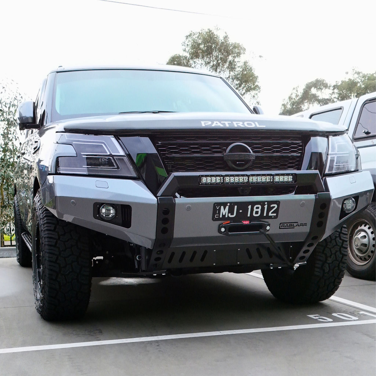 Raslarr Dallas Heavy Duty Light Bar fitment on Nissan Y62 Patrol