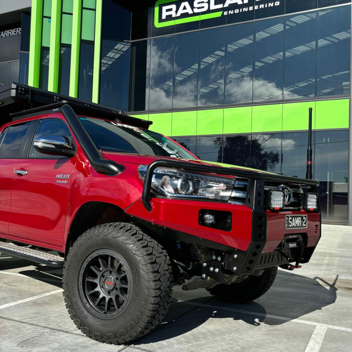 Raslarr N80 Toyota Hilux 2015-2025 Hooped Dallas Bull Bar